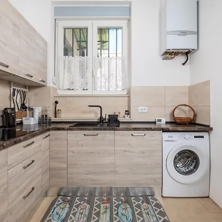Vera Apartment